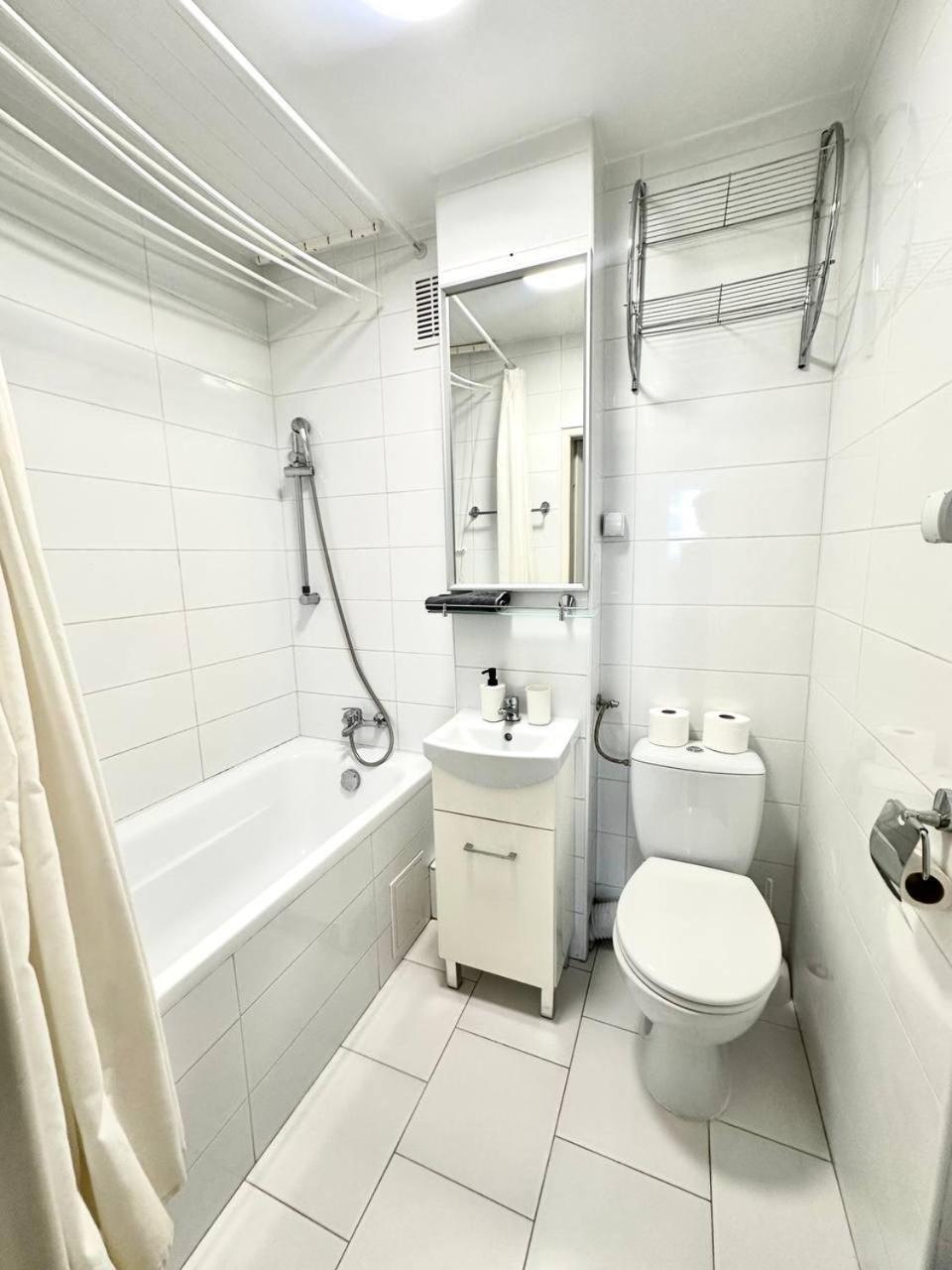 Ohmyhome - Park Mirowski Apartment Varsovia Exterior foto