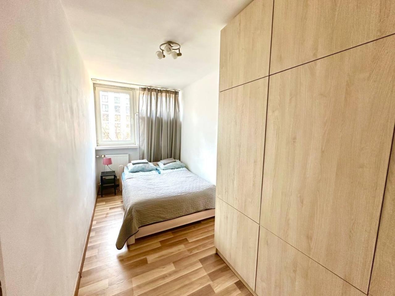 Ohmyhome - Park Mirowski Apartment Varsovia Exterior foto